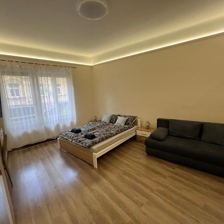 Albi Apartman Szeged Buitenkant foto