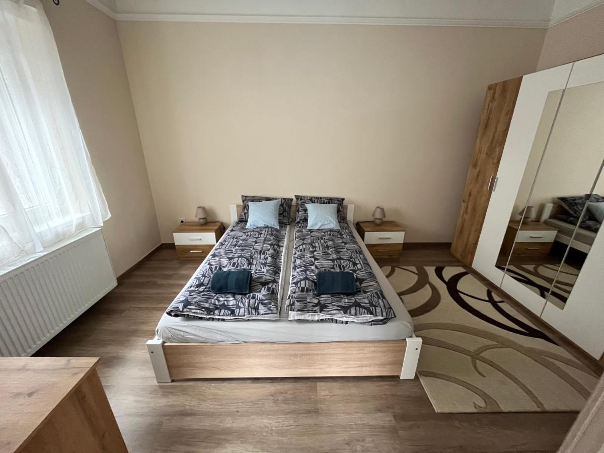 Albi Apartman Szeged Buitenkant foto